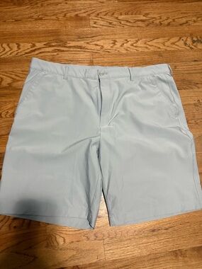 Greg Norman Light Grey/Light Khaki Golf Shorts